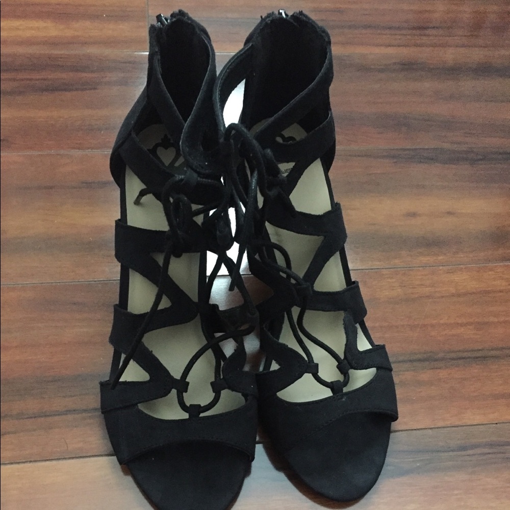 Sandals with heels